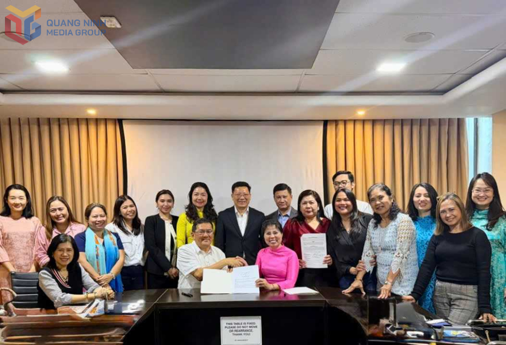 Đại diện doanh nghiệp lữ hành tỉnh Quảng Ninh (Việt Nam) và Cebu (Philippines) ký kết hợp tác, tháng 1/2026.