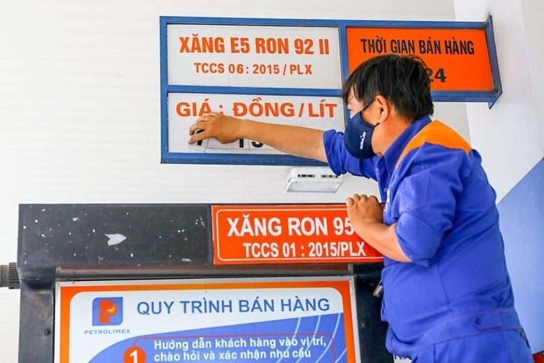 Giá xăng dầu chỉ được điều chỉnh ngay sau 1 ngày khi giá cơ sở tăng từ 15%  trở lên - Báo Quảng Ninh điện tử