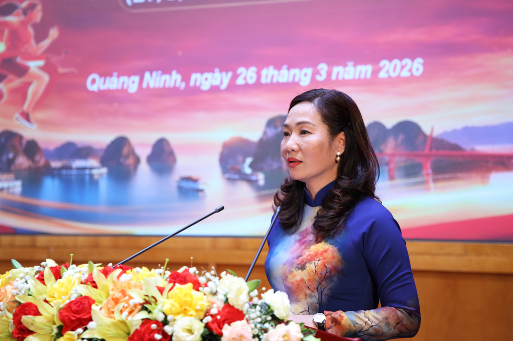 Đồng chí Nguyễn Thị Hạnh, Uỷ viên Ban Chấp hành Đảng bộ tỉnh, Phó Chủ tịch UBND tỉnh phát biểu chỉ đạo tại lễ kỷ niệm.