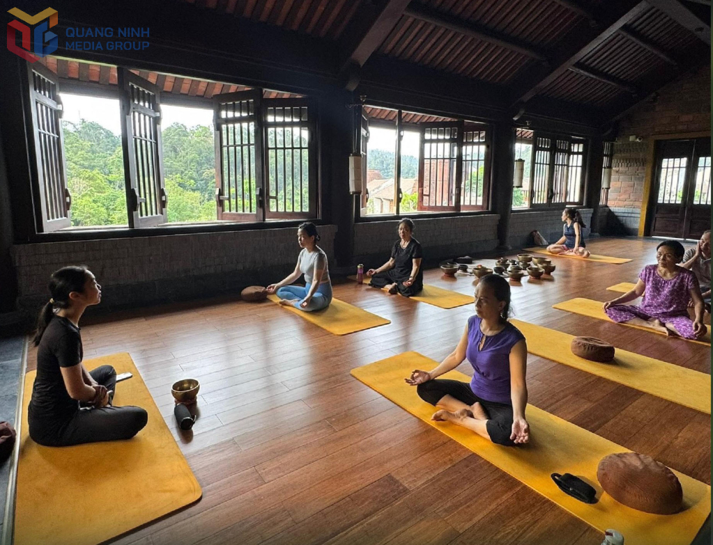 Du lịch chăm sóc sức khỏe được nhiều du khách lựa chọn khi đến với Yên Tử.