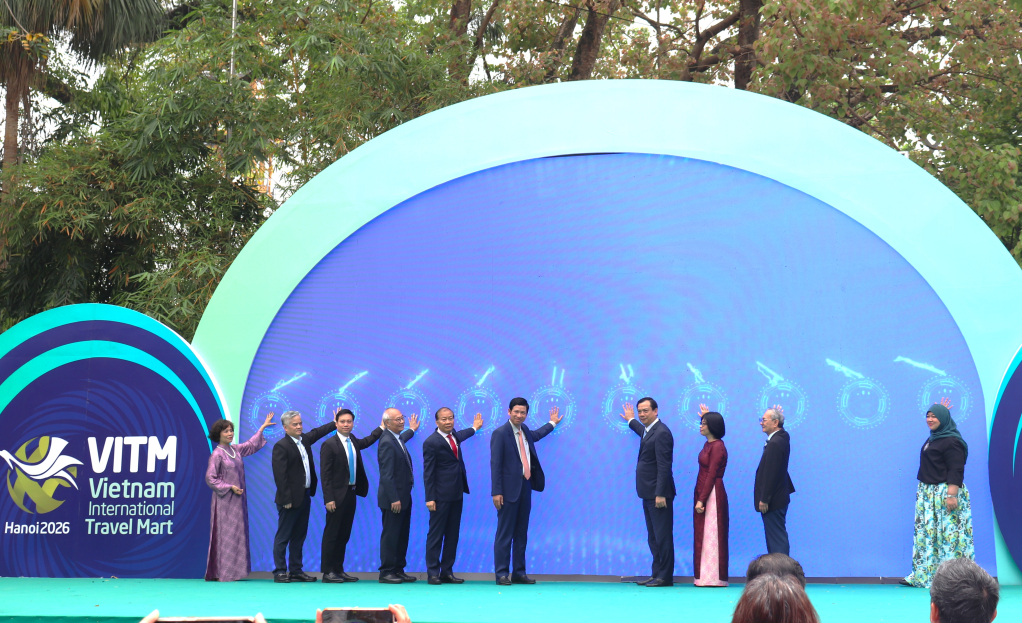 Các đại biểu tiến hành nghi thúc khai mạc.