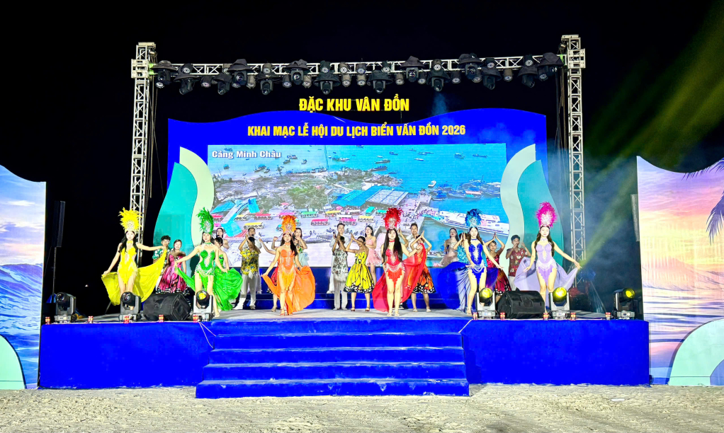 Nhiều tiết mục văn nghệ đặc sắc được biểu diễn tại Lễ khai mạc lễ hội du lịch biển Vân Đồn năm 2026.