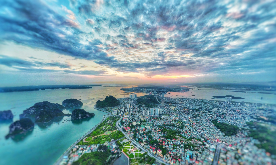 X&acirc;y dựng Quảng Ninh trở th&agrave;nh đ&ocirc; thị kiểu mới trong kỷ nguy&ecirc;n vươn m&igrave;nh