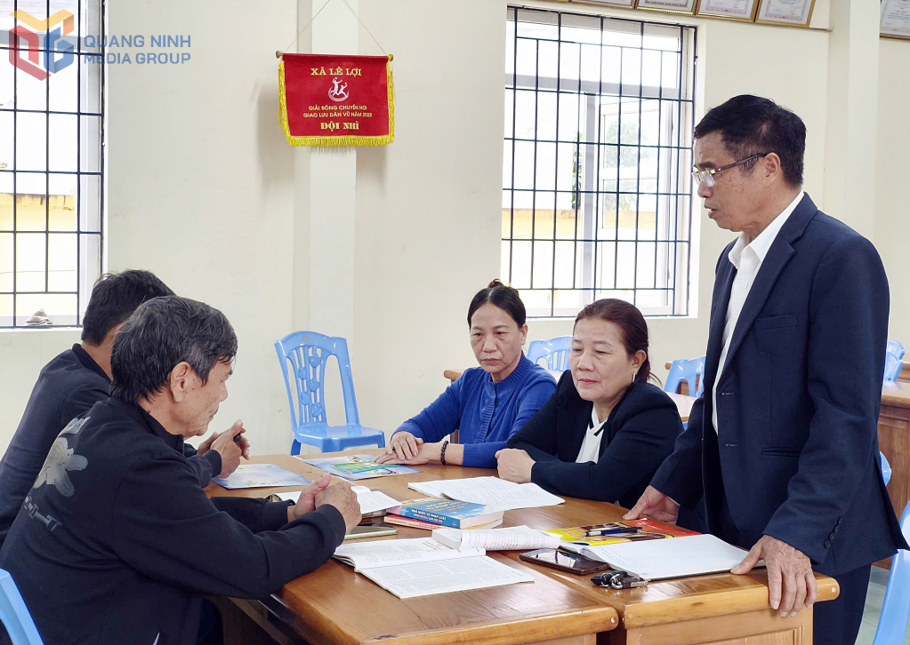 Tổ hòa giải của khu An Biên (phường Hoành Bồ) triển khai công việc trong công tác hòa giải tại địa bàn.