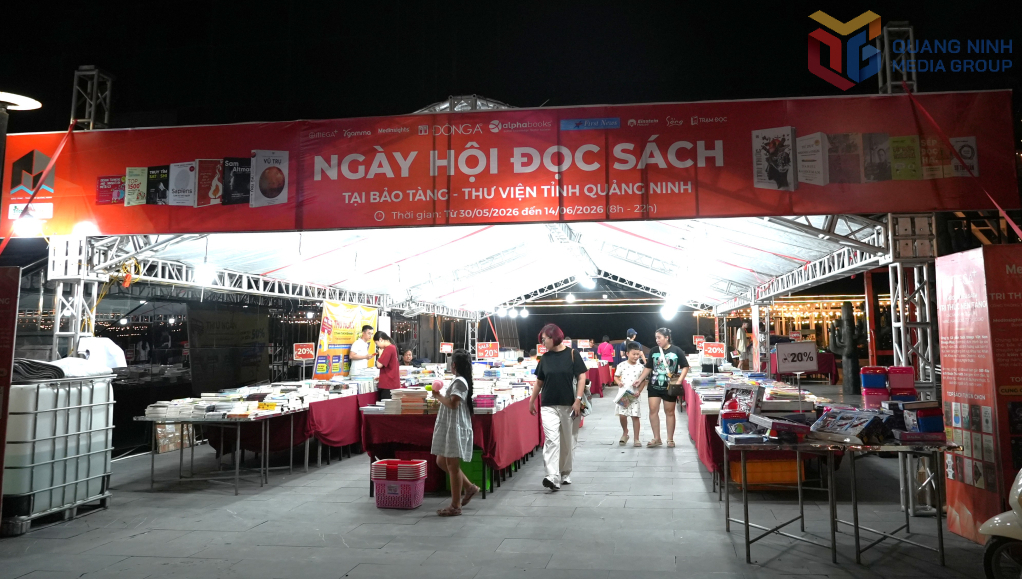  Không gian trưng bày, giới thiệu hơn 2.200 đầu sách thuộc nhiều lĩnh vực như lịch sử, văn hóa, văn học, kỹ năng sống, khởi nghiệp, kinh doanh và sách thiếu nhi…