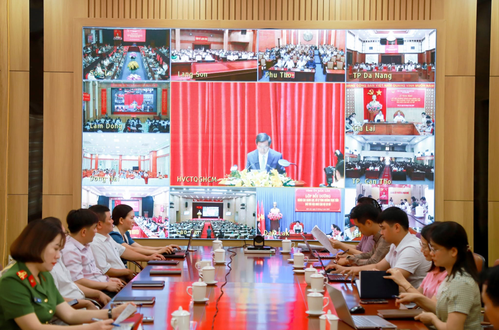 Phường Mạo Khê tham dự Lớp Bồi dưỡng nâng cao năng lực xử lý tình huống thực tiễn đối với đội ngũ cán bộ cơ sở do Học viện Chính trị Quốc gia Hồ Chí Minh tổ chức.