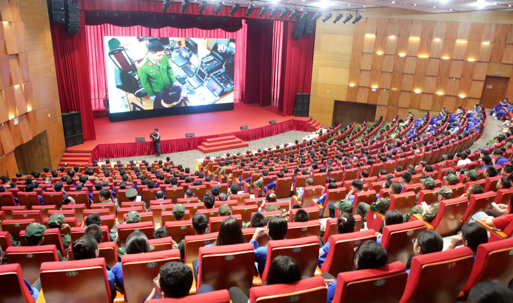 Lễ mít tinh trực tuyến tại điểm cầu Quảng Ninh.
