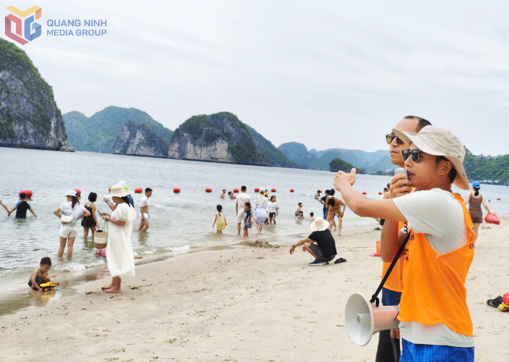 Nhân viên Trung tâm (Ban Quản lý...)