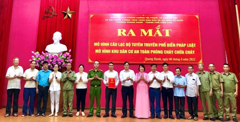 Lễ ra mắt mô hình "Khu dân cư an toàn về PCCC" tại khu 7B, phường Quang Hanh, TP Cẩm Phả.