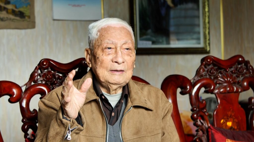 Ông Nguyễn Ngọc Thung kể lại những kỷ niệm không thể nào quên trong ngày giải phóng Vùng mỏ 25/4/1955.