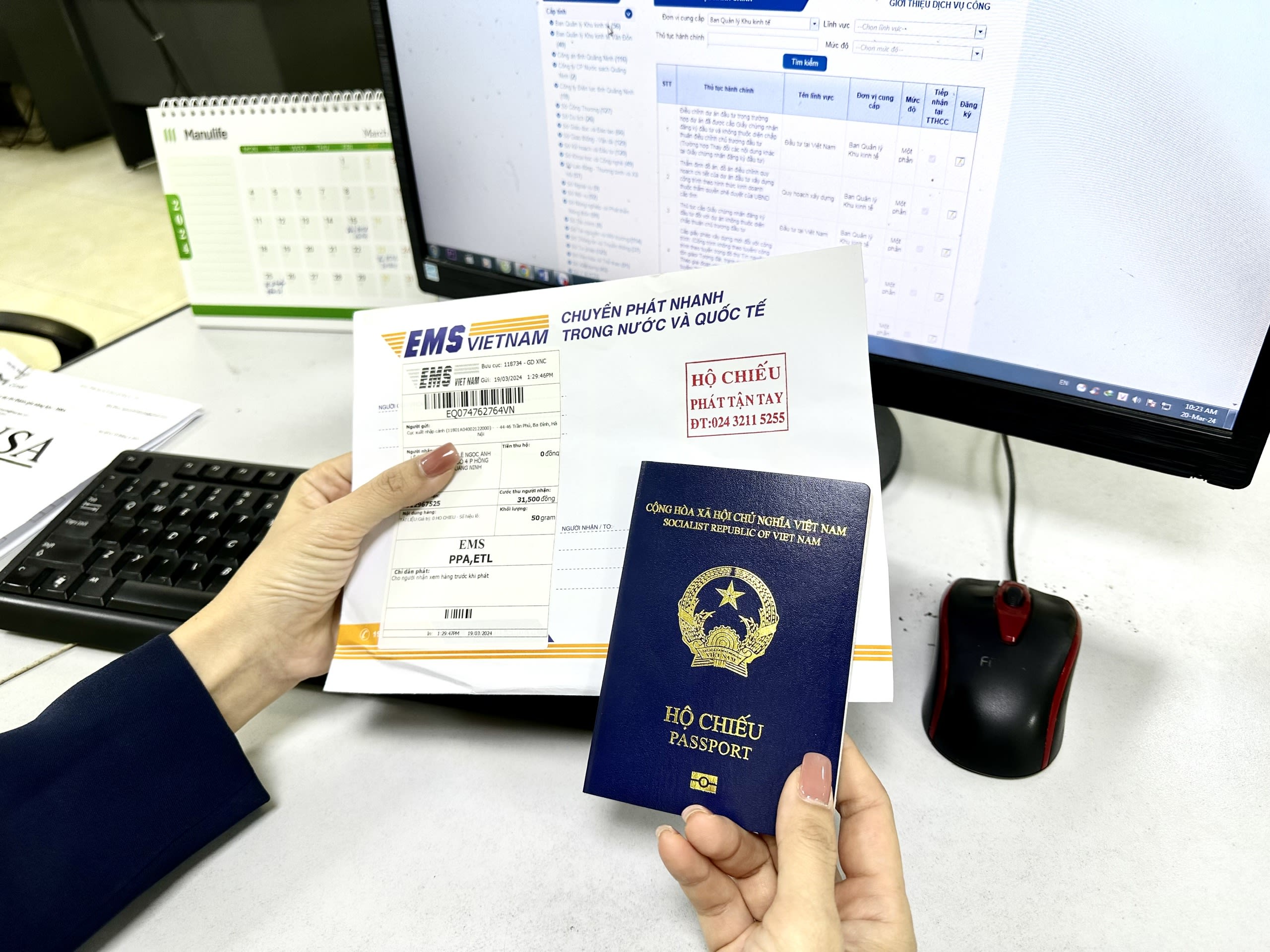Thủ tục cấp hộ chiếu được thực hiện qua dịch vụ công trực tuyến và phát tận tay công dân.
