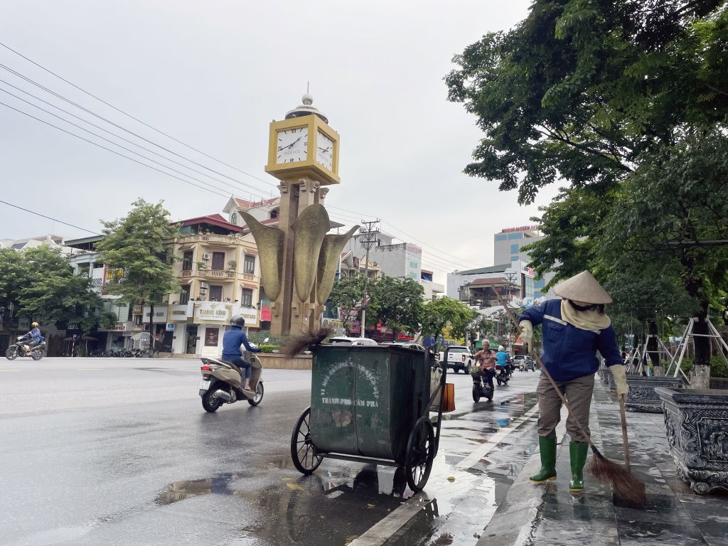 Khu vực trung tâm TP Cẩm Phả luôn được dọn dẹp sạch sẽ.