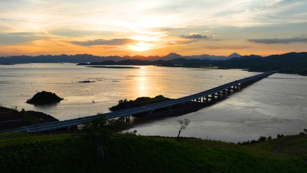 Trục cao tốc dọc tỉnh dài 176km được Quảng Ninh hoàn thành vào tháng 9/2022 mở ra nhiều cơ hội liên kết mới liên vùng.