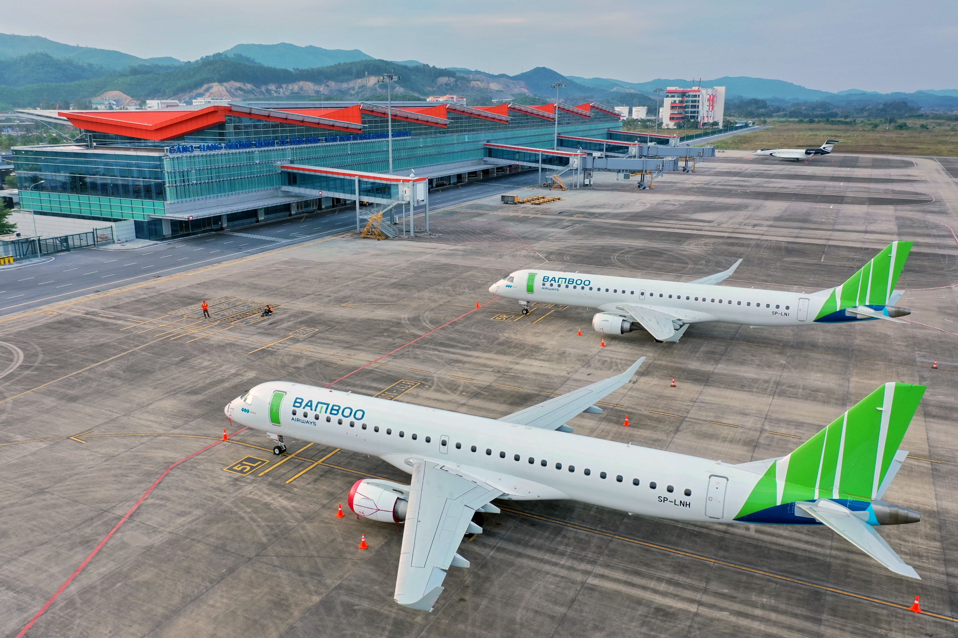 Cảng hàng không quốc tế Vân Đồn - Sân bay tư nhân đầu tiên ở Việt Nam, một trong 6 sân bay mới tốt nhất châu Á năm 2019.