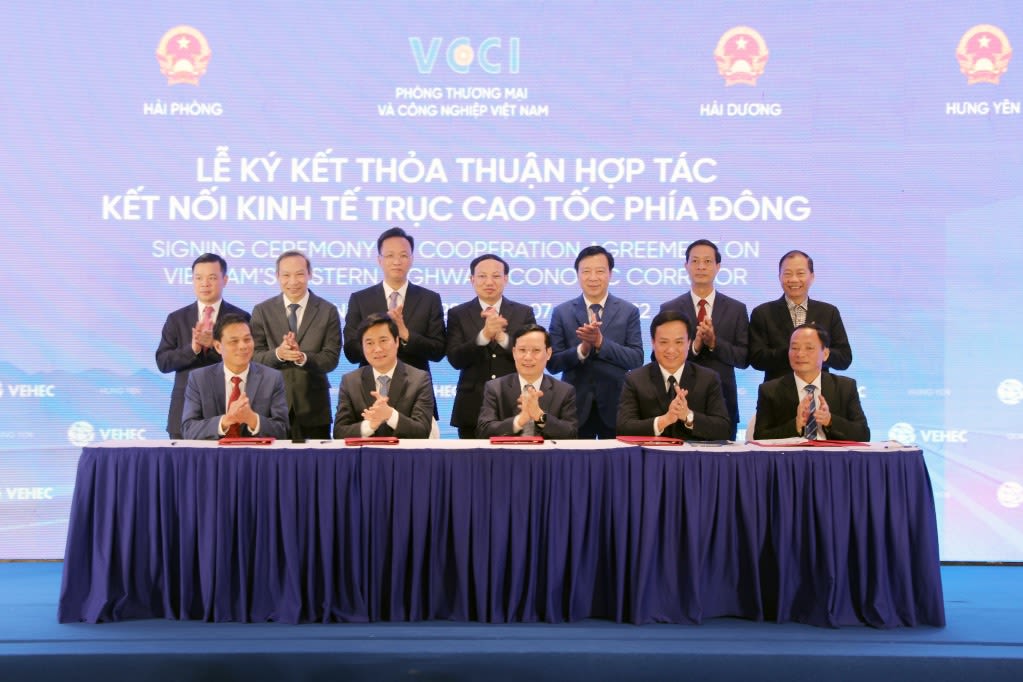 Các tỉnh Quảng Ninh, Hải Dương, Hưng Yên và TP Hải Phòng, ký thoả thuận kết nối kinh tế trục cao tốc phía Đông để đẩy mạnh liên kết vùng.